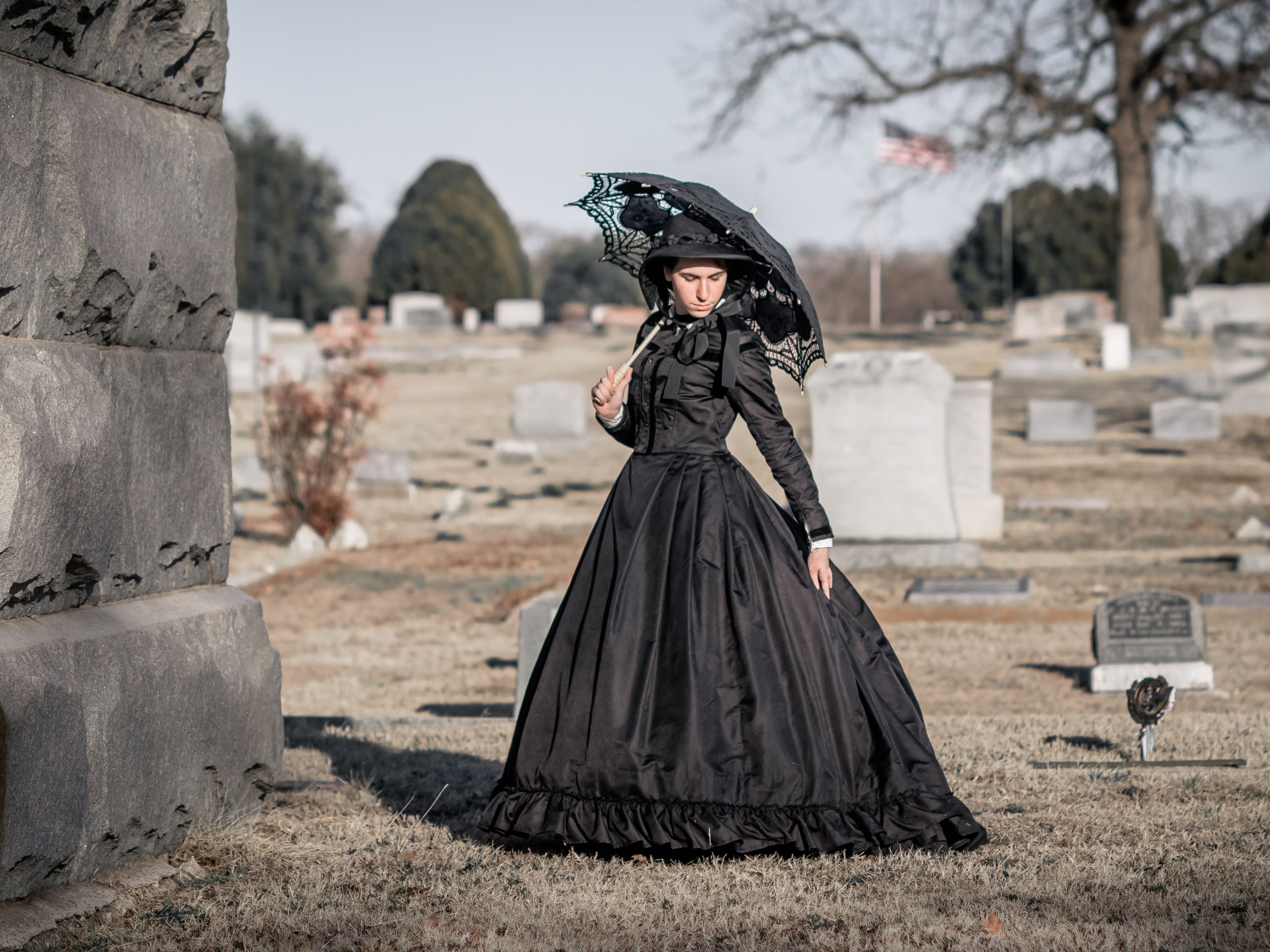 Size S: Jo's Mourning Dress (1867-1869) Size S: Jo's Mourning Dress (1867-1869)