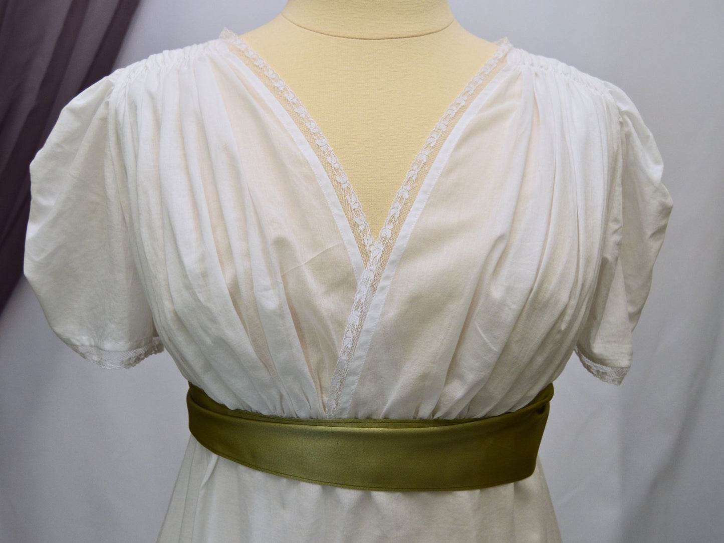 Size L: White Muslin Ball Gown (1800-1815)