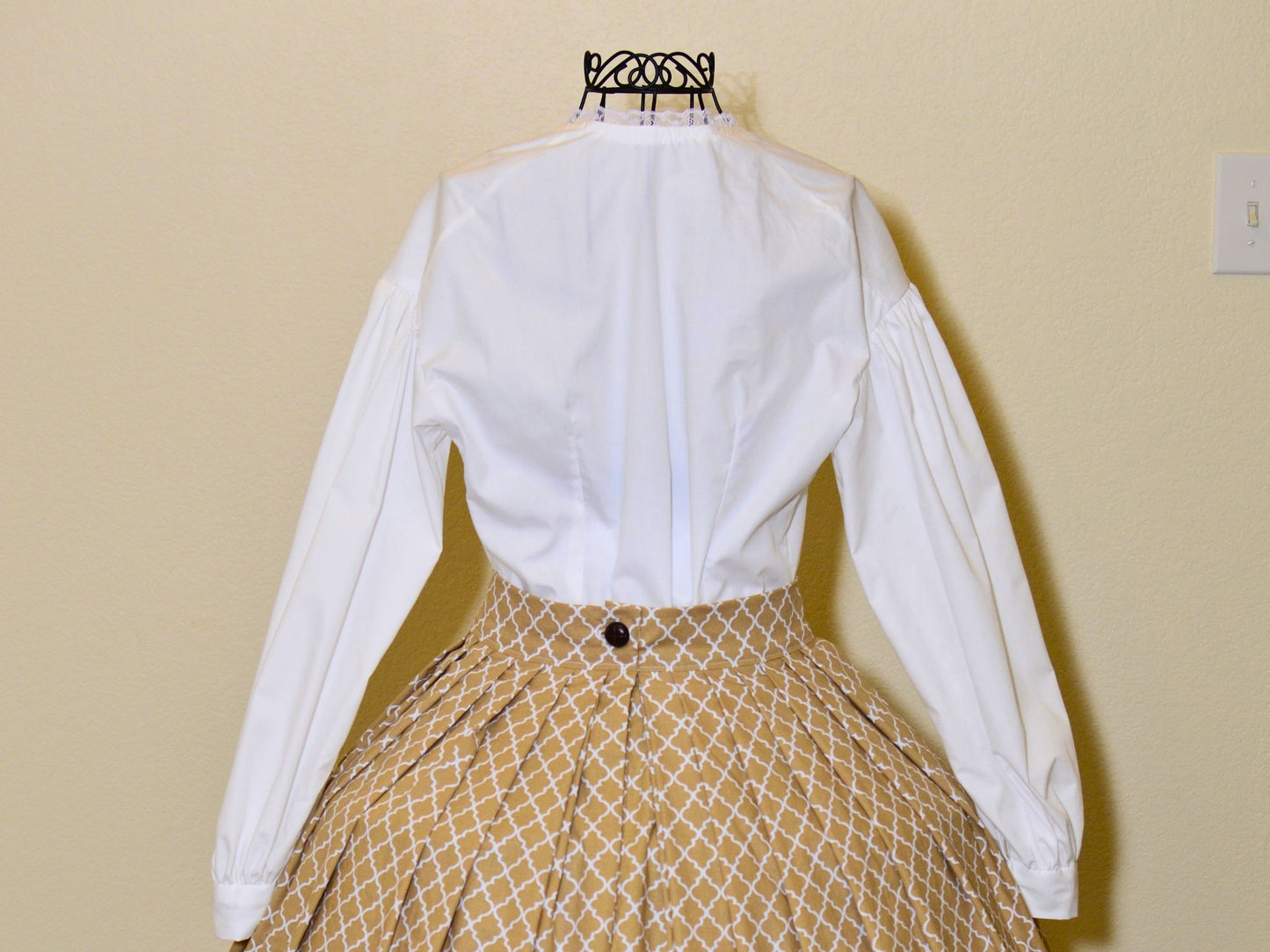 Size M: Jo's Garibaldi Blouse and Spanish Jacket (1860-1867)