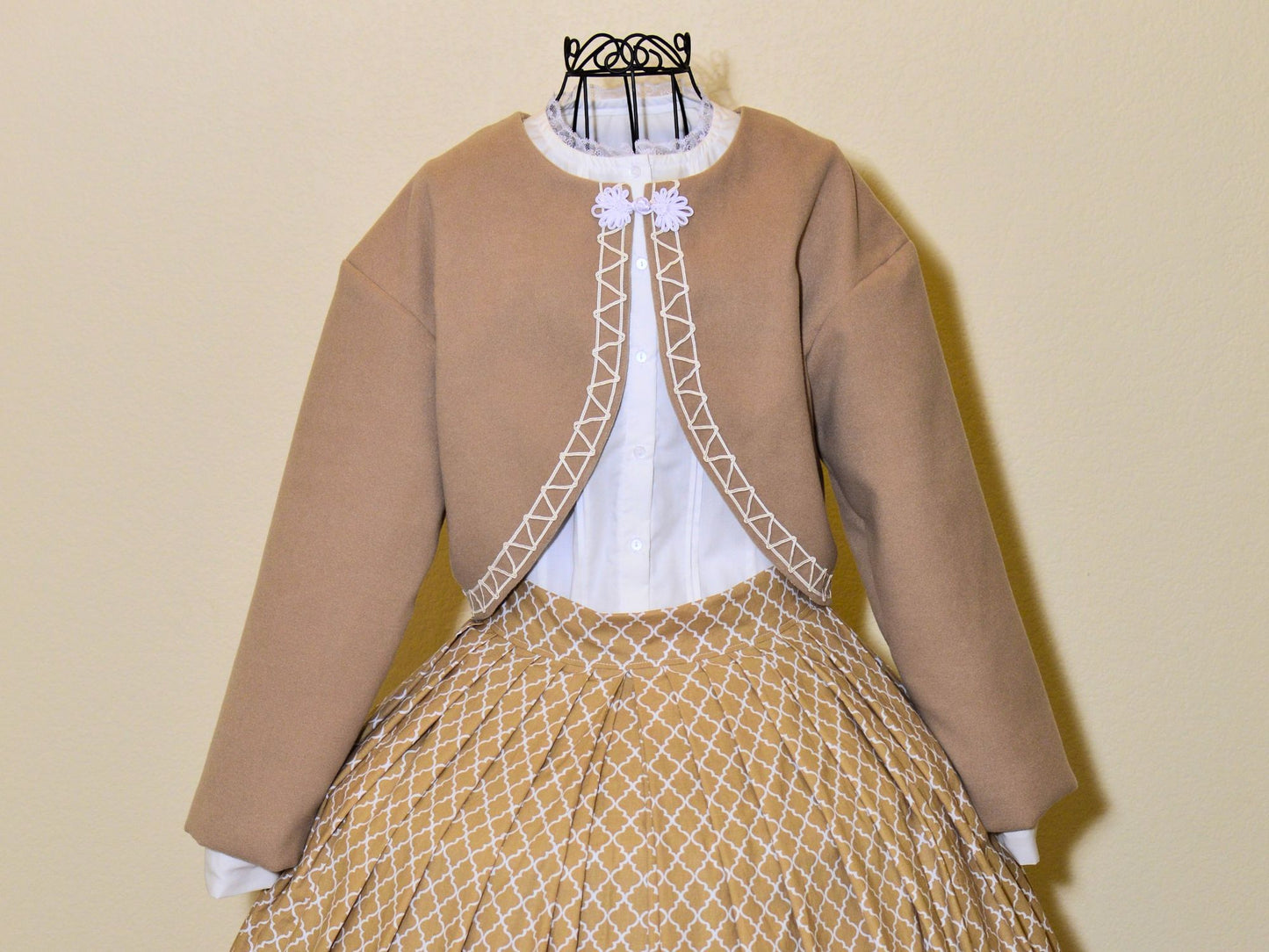 Size M: Jo's Garibaldi Blouse and Spanish Jacket (1860-1867)