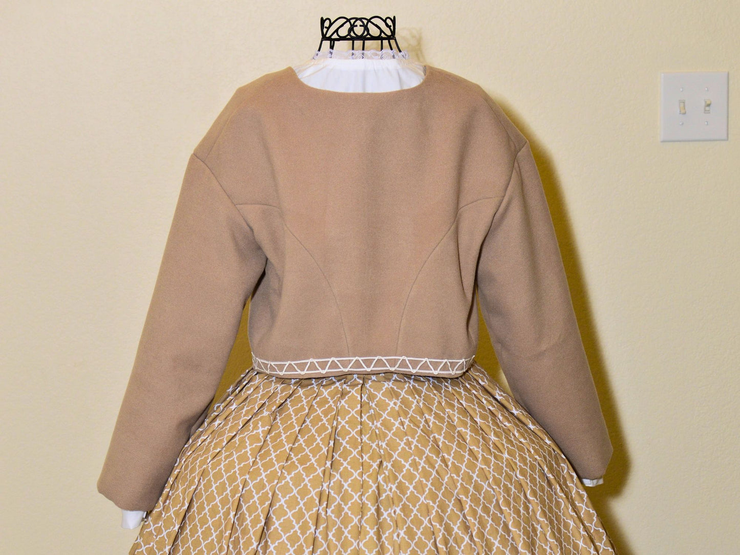 Size M: Jo's Garibaldi Blouse and Spanish Jacket (1860-1867)