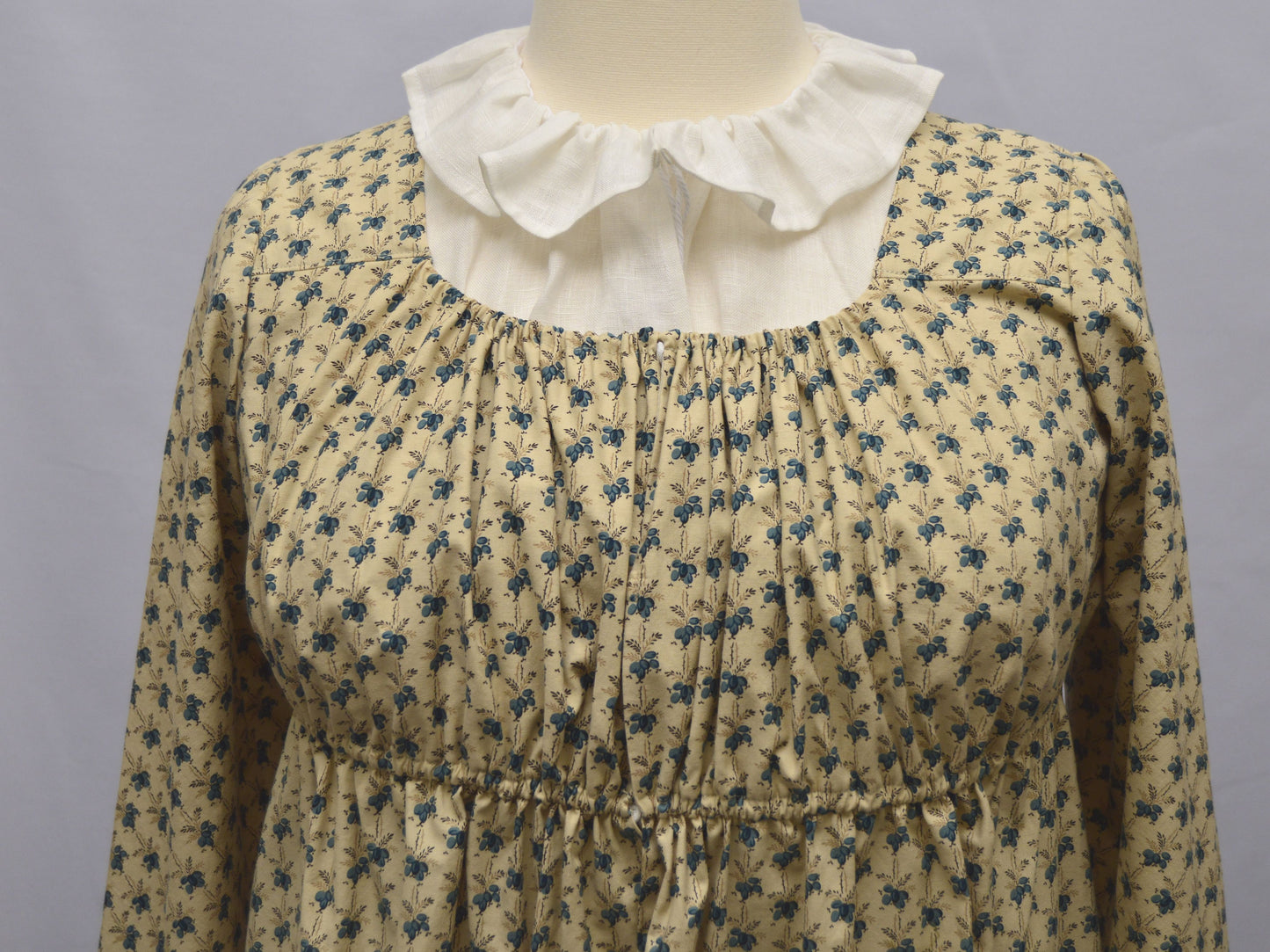 Size 2X: Regency Short Gown with Petticoat (1795-1810)